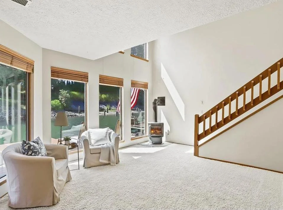 5. Living Room.jpg