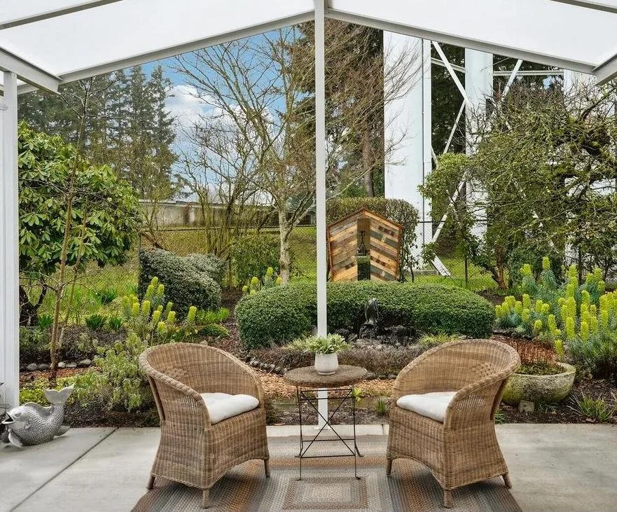 6. Back Patio.jpg