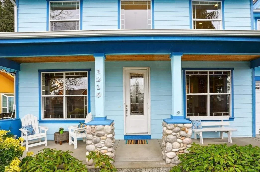 15. Front Porch.jpg
