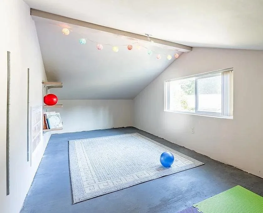 13. Kids Room, Bonus Loft.jpg