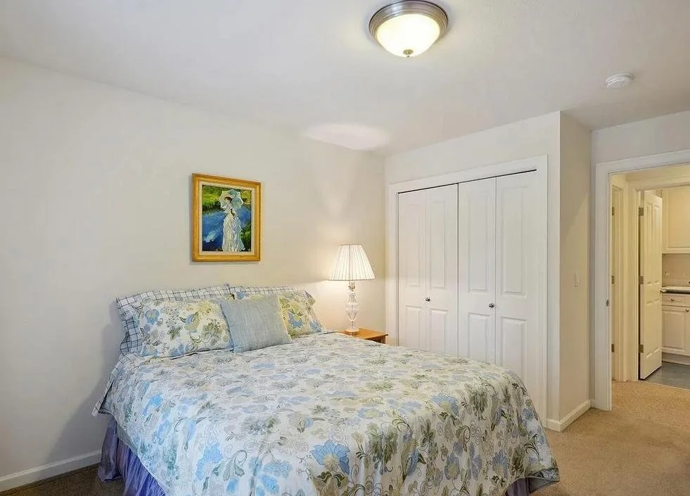 9. Guest Bedroom.jpg