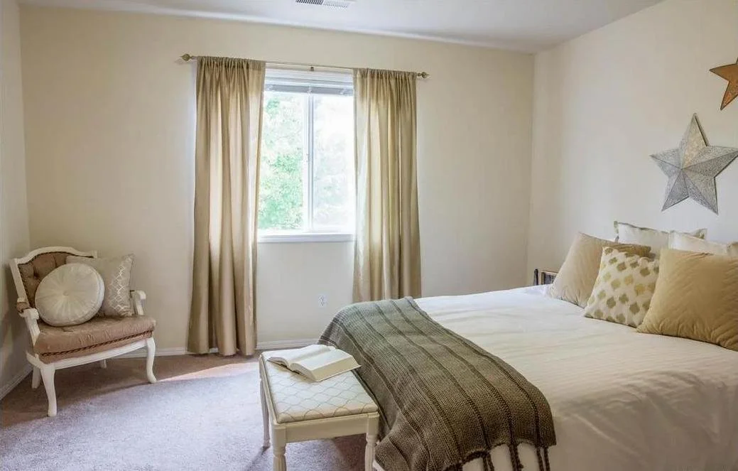 1. Principle Bedroom.jpg