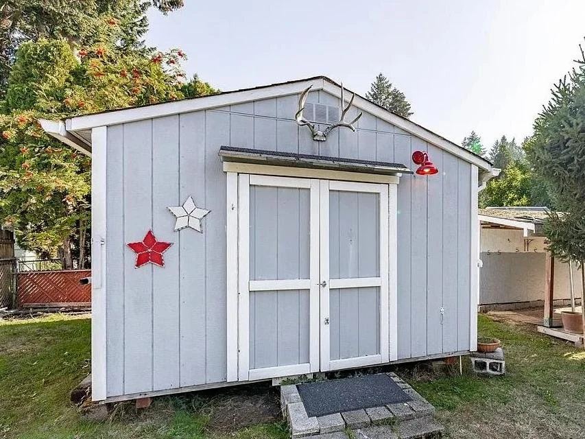 15. Backyard and Tool Shed.jpg