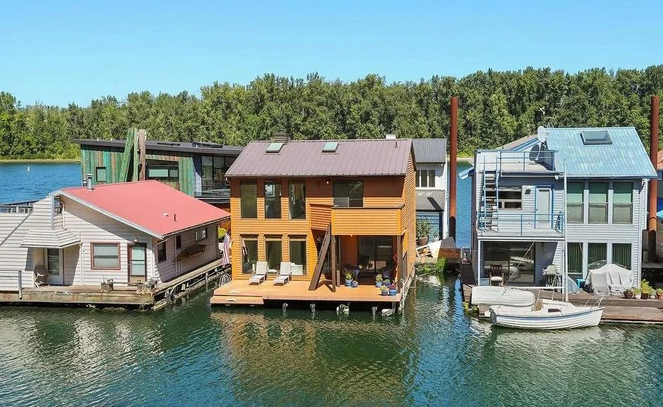2. Houses.jpg