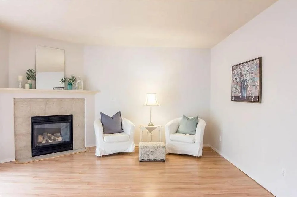 6. Living Room.jpg
