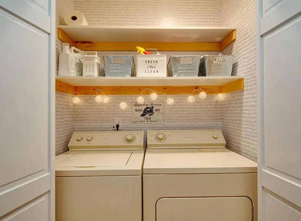 24. Laundry Closet.jpg