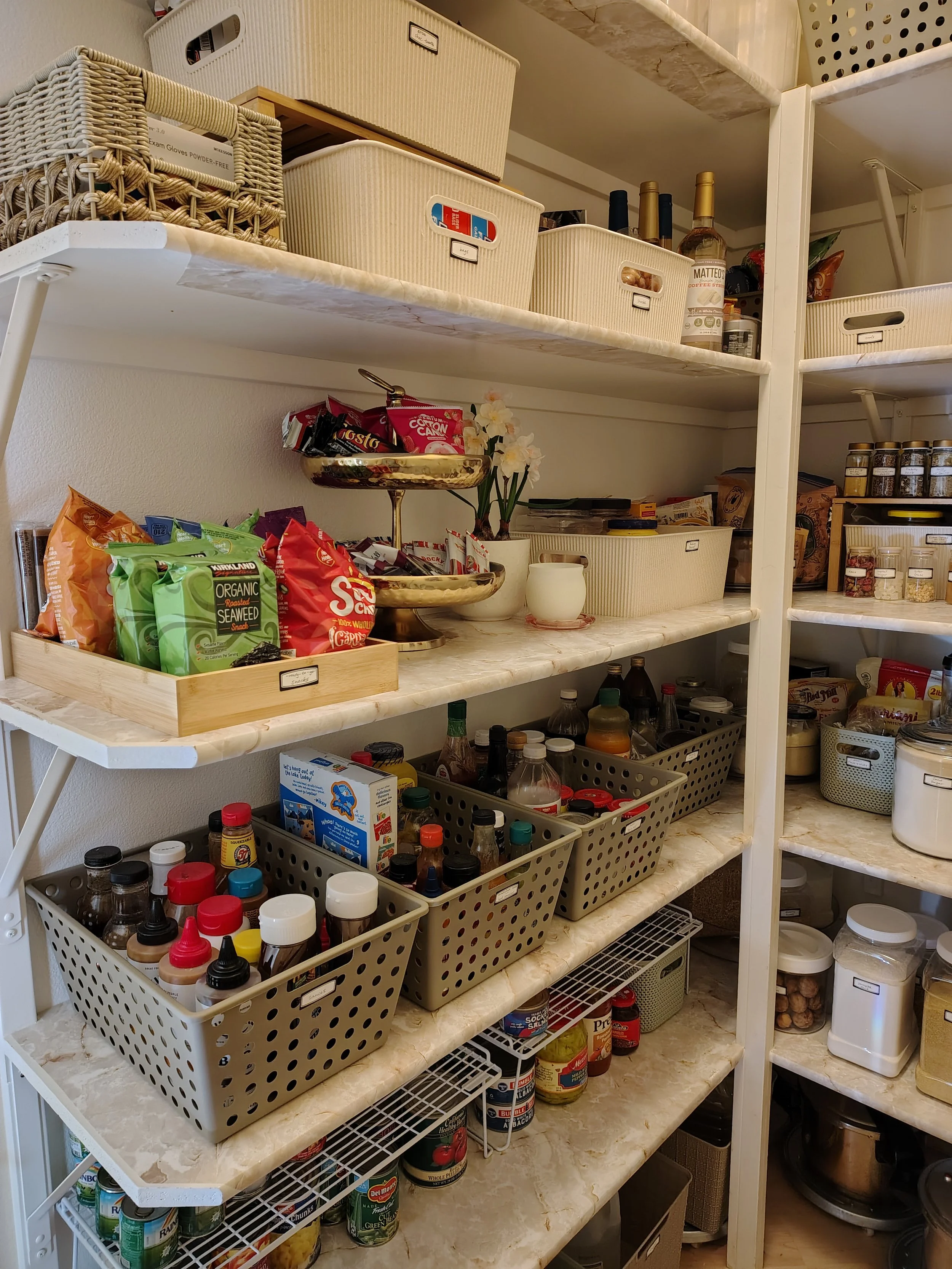 9. Pantry.jpg
