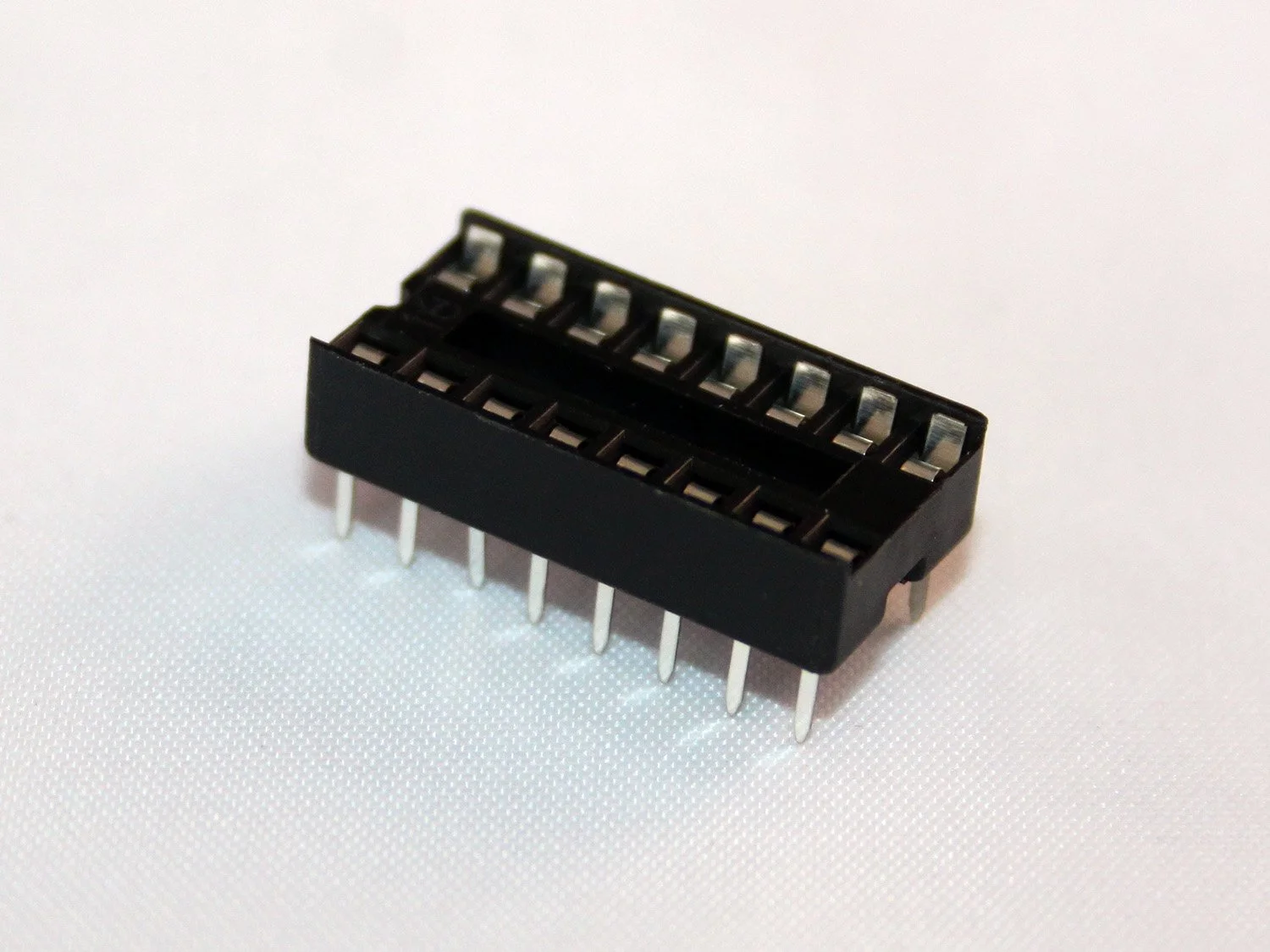IC SOCKET 16 PIN