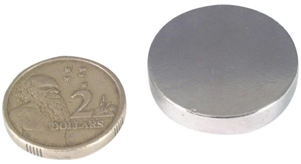 MAGLM1618 Magnet Rare Eare 25x5mm.jpg