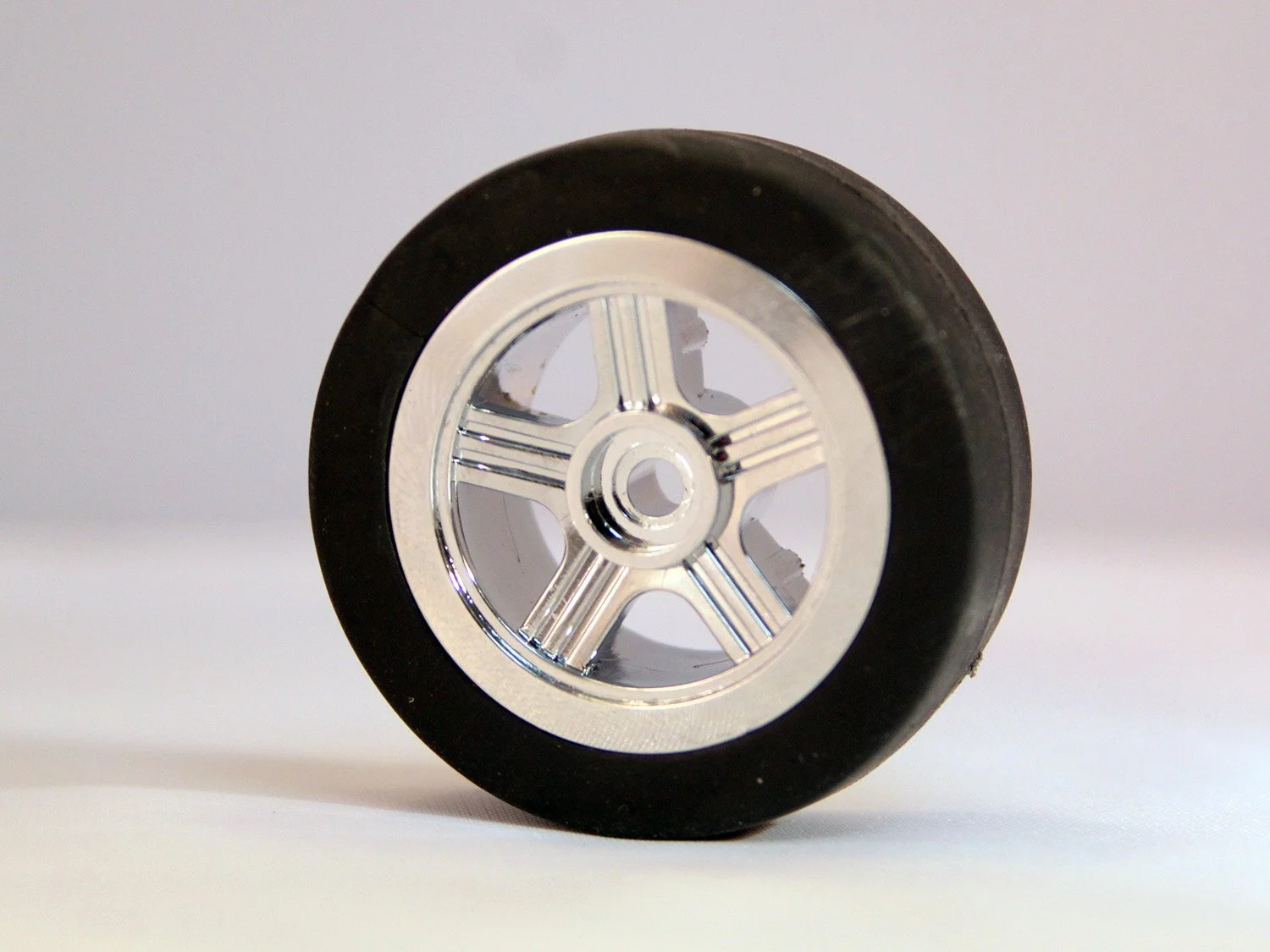 35MM WHEELS WITH BLACK RUBBER TYRE - CHROME HUB (PACK OF 40)
