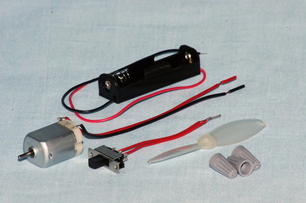CAPTIVE-NS_kit_2015_02.JPG