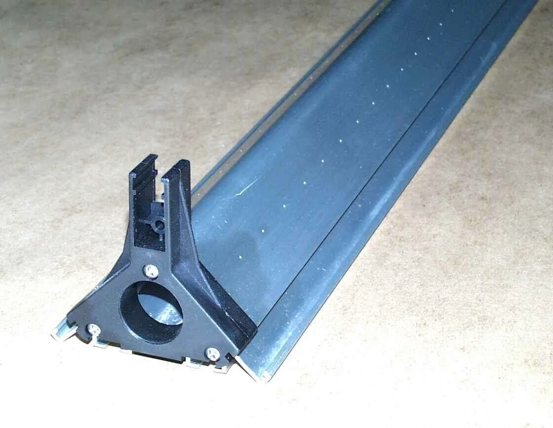 MF0107-001 Air Track 2.0m Air Tube w End Seals.jpg
