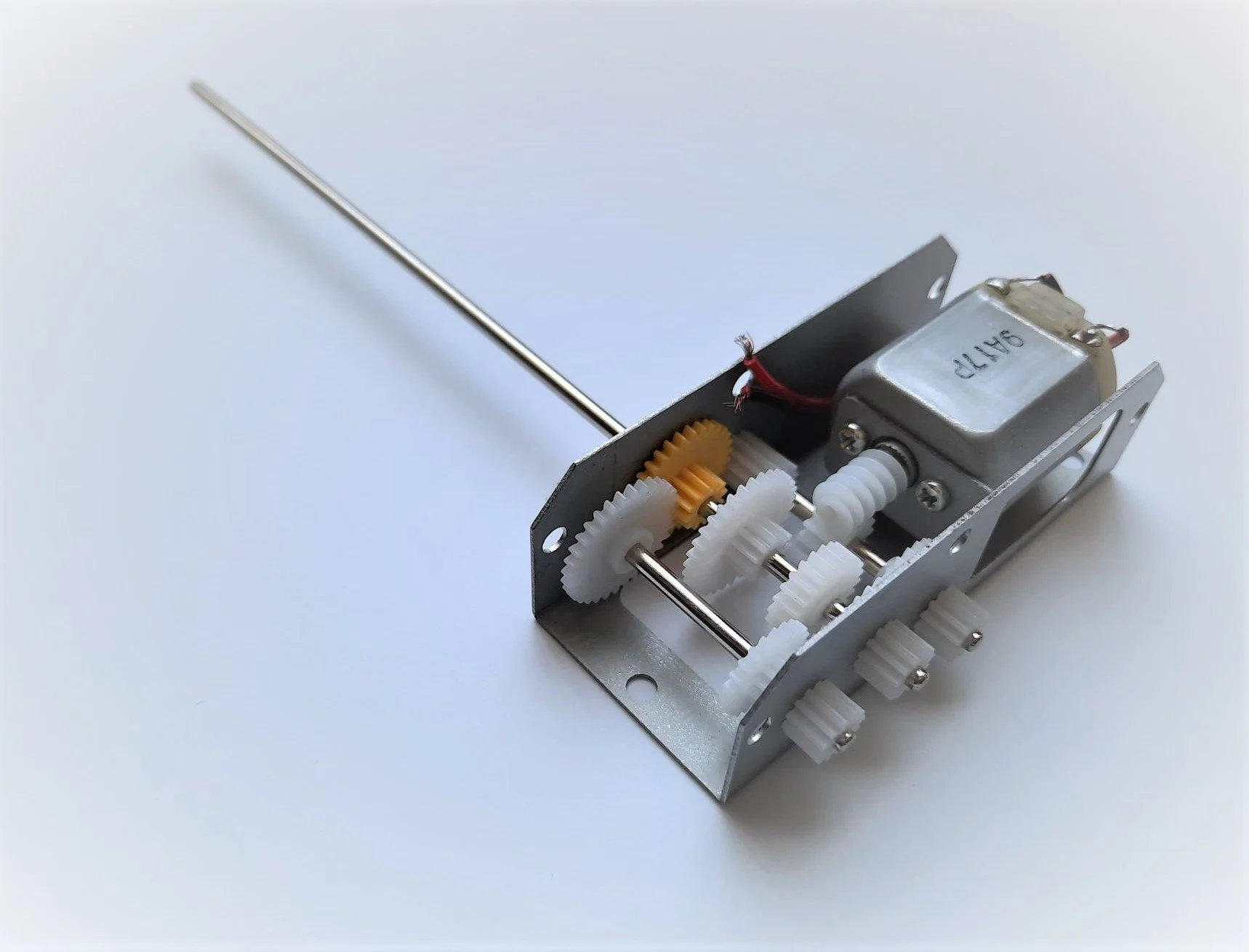 FOUR RATIO GEARBOX - SINGLE SIDED