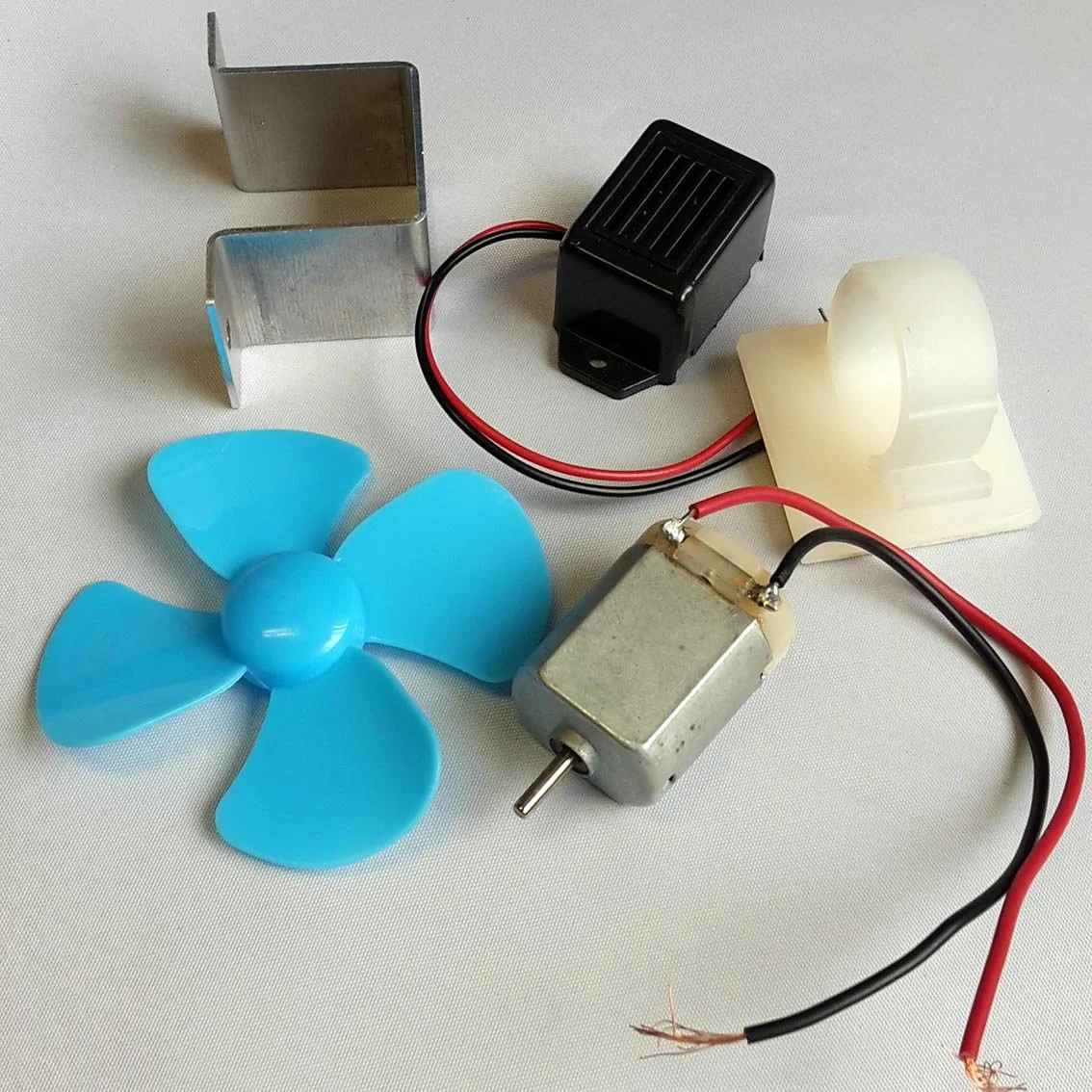 Simple Circuits Add On Kit - edited.jpg (Copy)