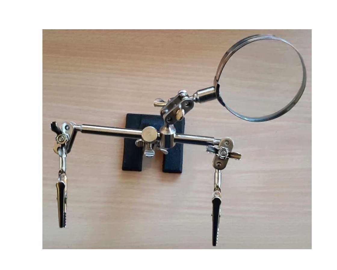 PCB HOLDER WITH MAGNIFYING GLASS