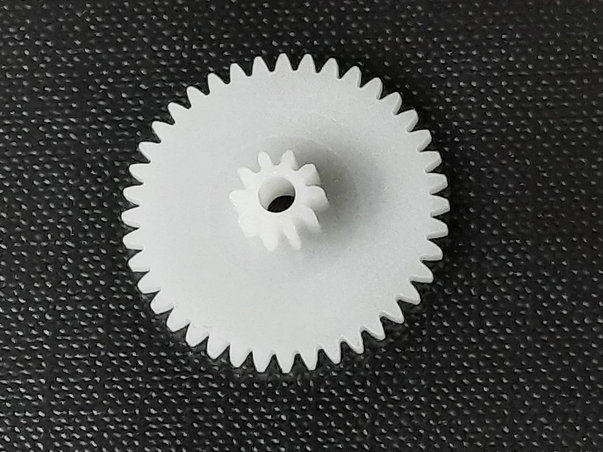 GEAR SPUR - 0.6 MODULE - 30T X 10T X 4L X 2.9MM DIA. HOLE (PACK OF 5)