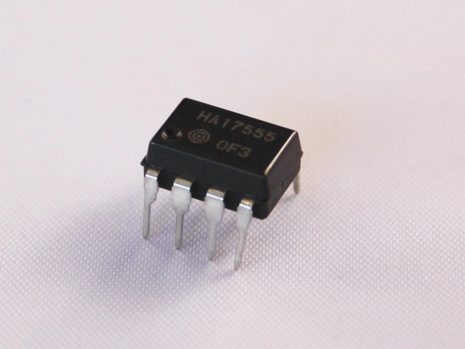 IC 7555 (CMOS)