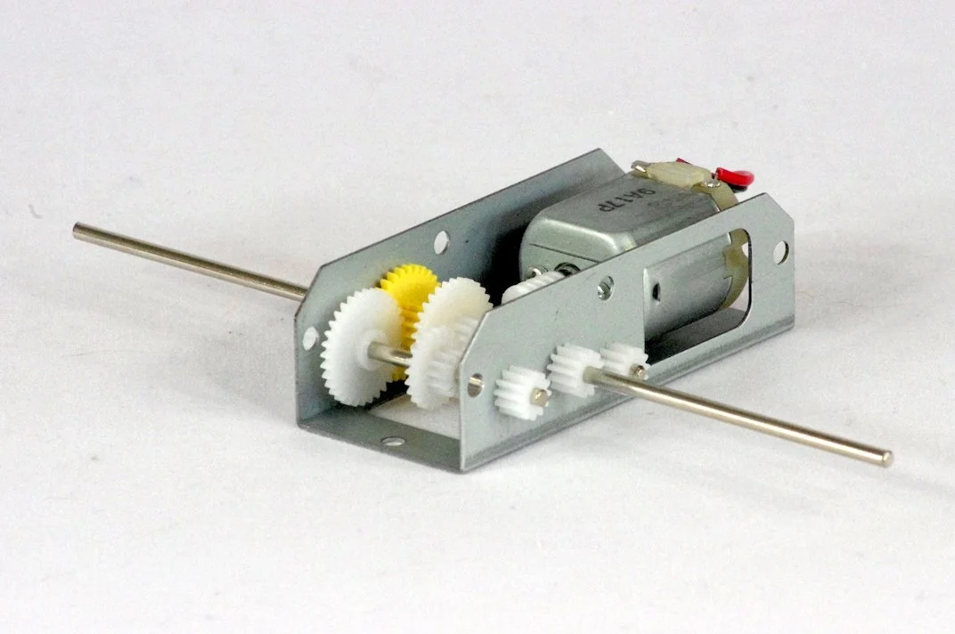 FOUR RATIO GEARBOX