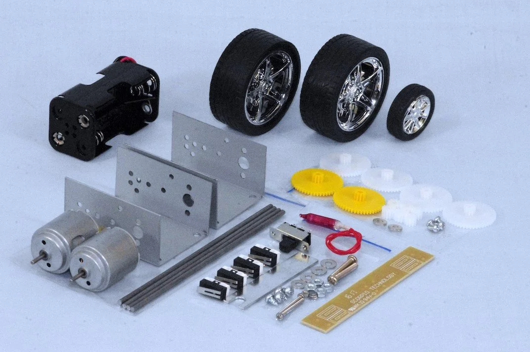 Explorer NEW Kit 2016 06.jpg