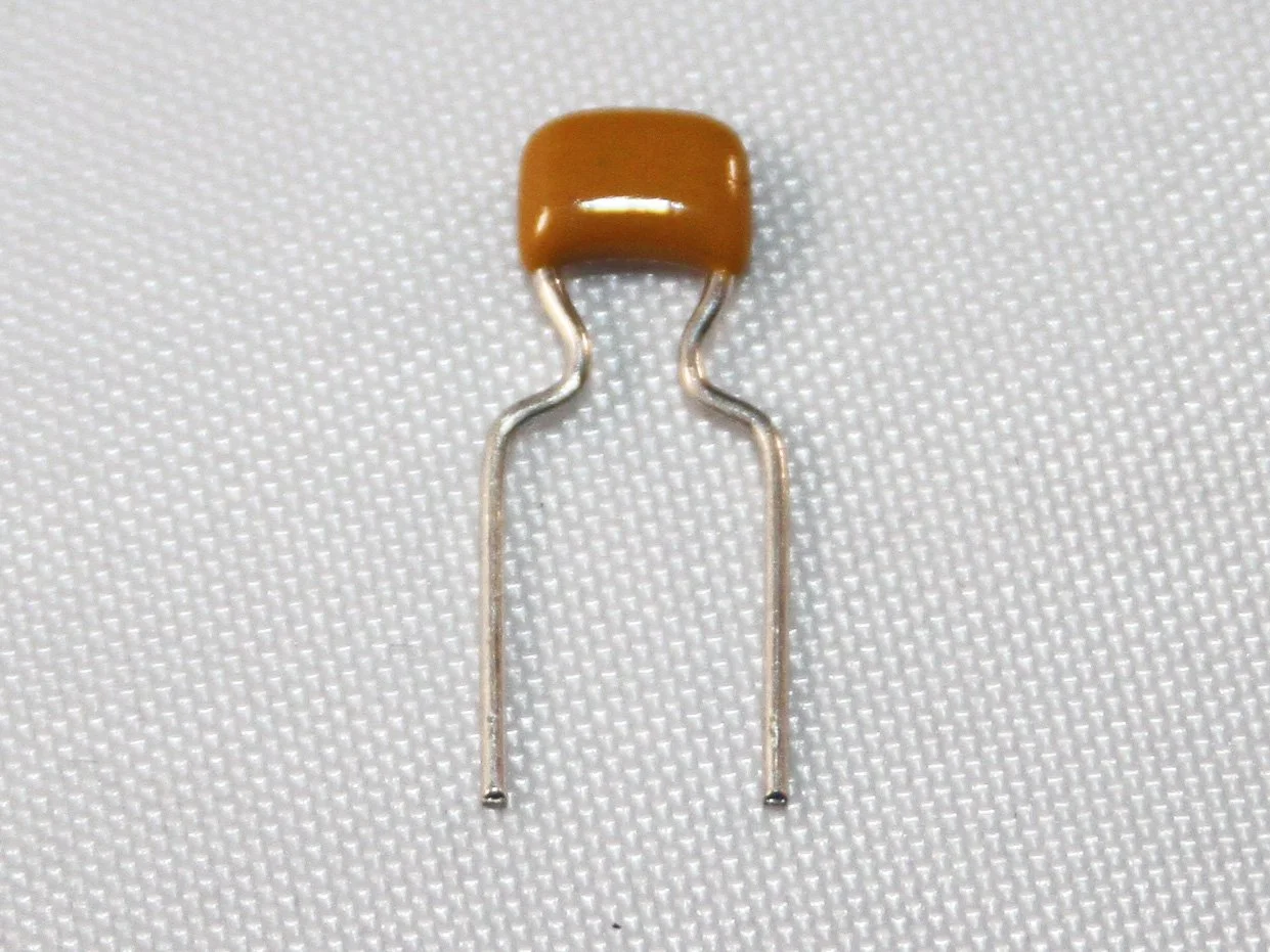 MONOLYTHIC CAPACITOR 0.1UF – 50V (PACK OF 10)