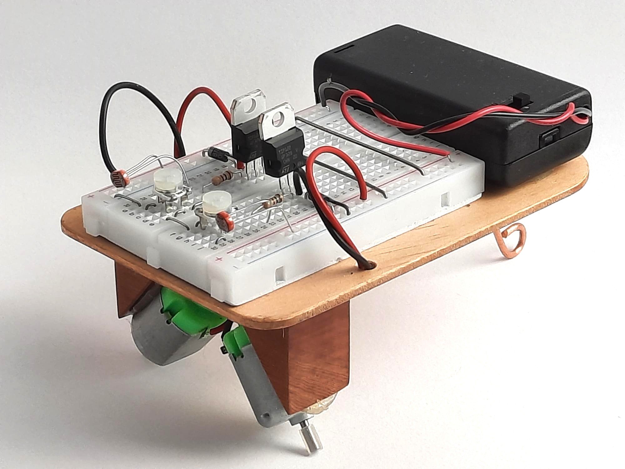 ROBOBUG V2 - BREADBOARD VERSION