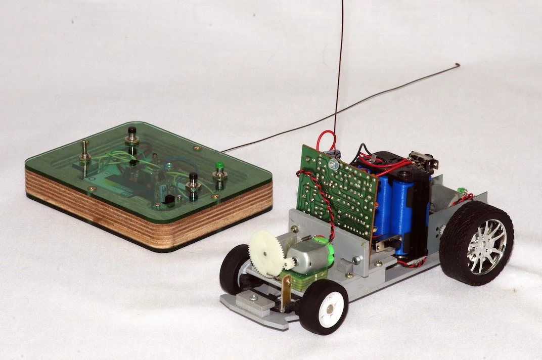 RADIO CONTROLLED VEHICLE