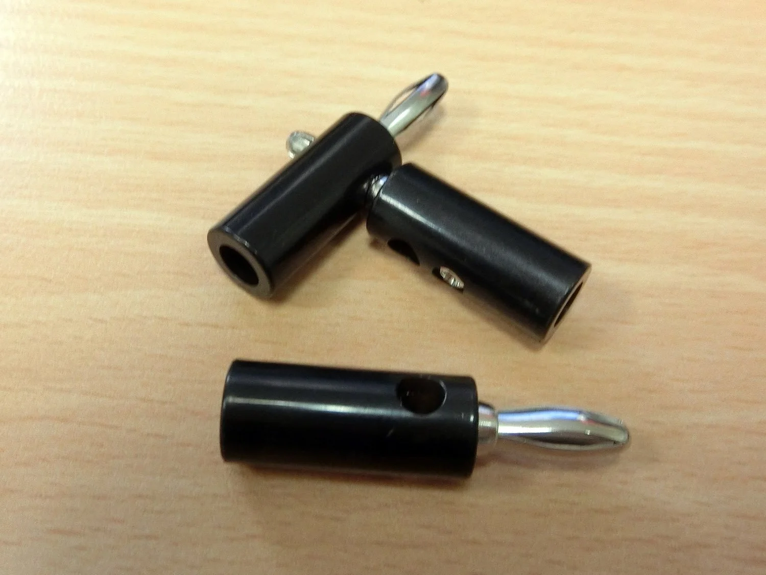 BANANA PLUG - 4MM SIDE STACKABLE - BLACK (PACK OF 10)