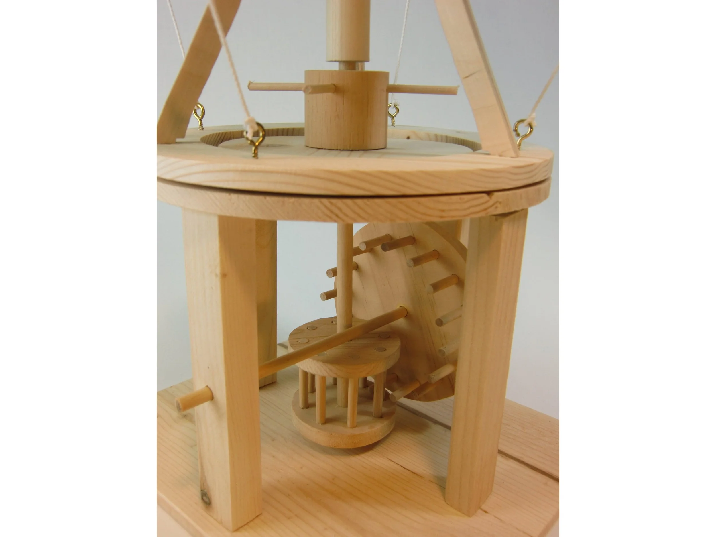 WM6705_Da_vinci_helicopter_gearing.jpg