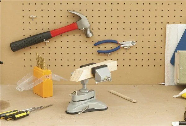 TH1766-Vacuum-vice-use.jpg
