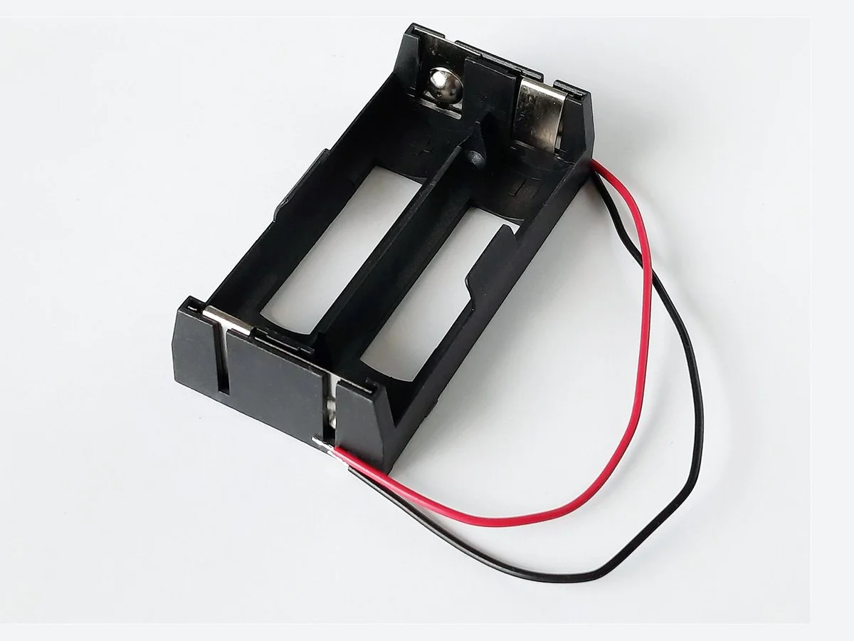 BATTERY HOLDER - 2 X 18650 RECHARGEABLE BATTERIES WITH 150MM LEADS