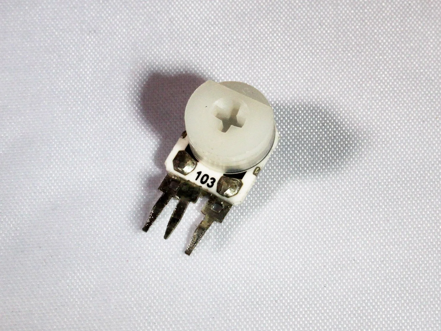 TRIMPOT - PINS 5MM - SIDE ADJUSTABLE 50K OHMS (PACK OF 5)