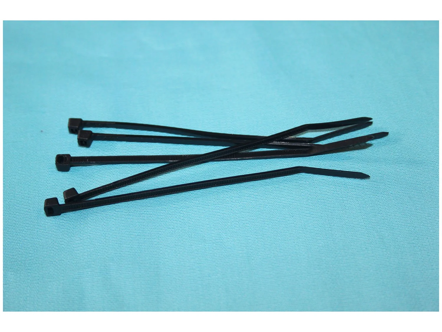 CABLE TIES - 100 X 2.5MM WIDE - BLACK (PACK OF 10)