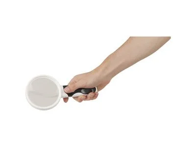 MGQM3519-led-handheld-magnifier-with-three-lenses-held.jpg