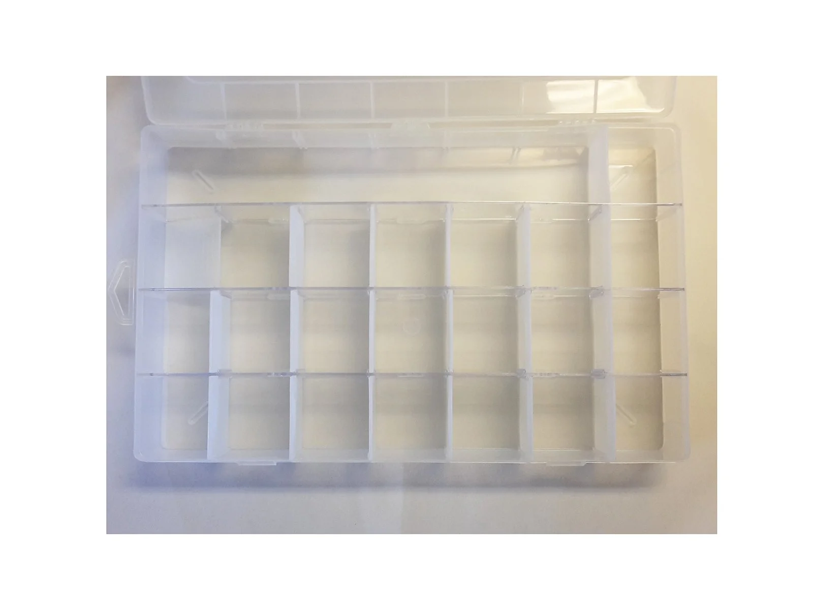 PLASTIC STORAGE BOX