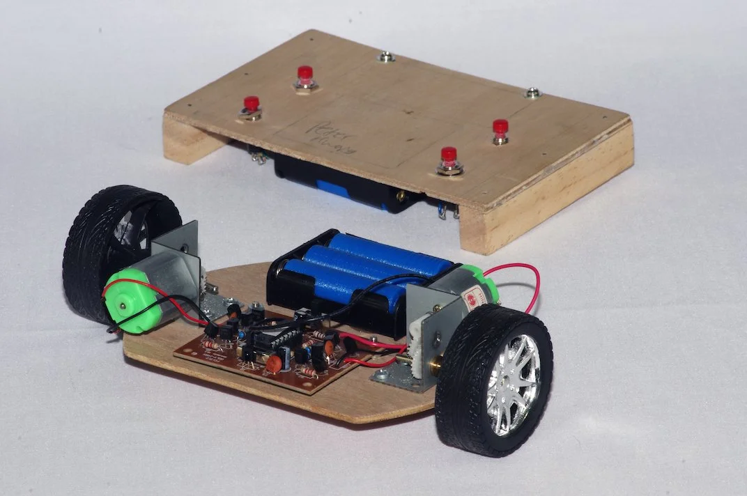 JOUSTER_prototype_2015_03.JPG (Copy)