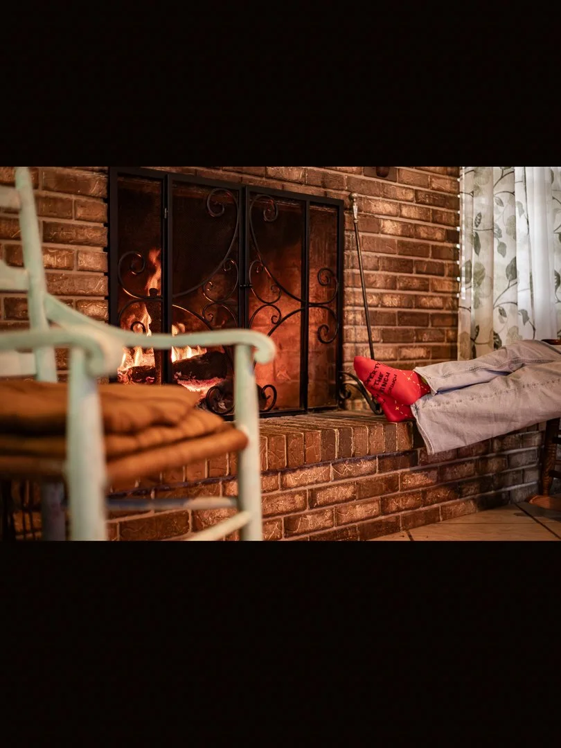 Week 5: Chair
Extra Challenge: Tell a Story

"The Hot Seat"
In Florida, you don't get to use the fireplace much; but when you do, you make sure you get the best seat in the house.

#52frames_chair 
#floridawinter