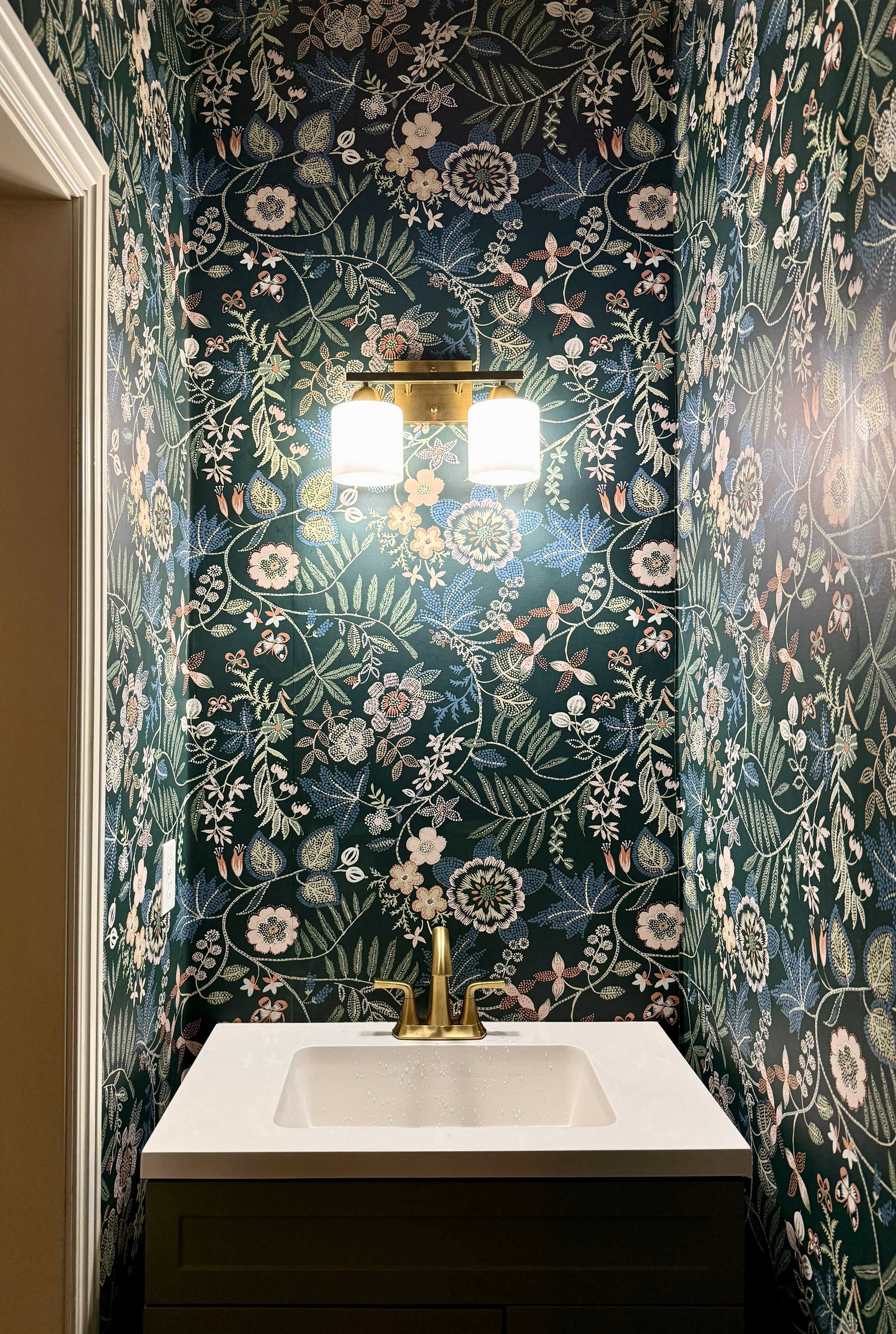 Wallpaper (Traditional & Peel n' Stick)