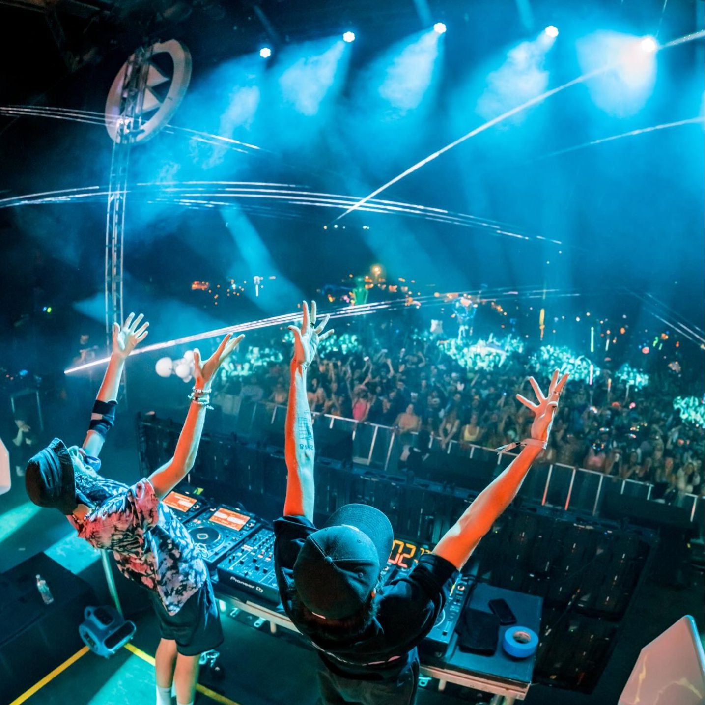 lineup button background