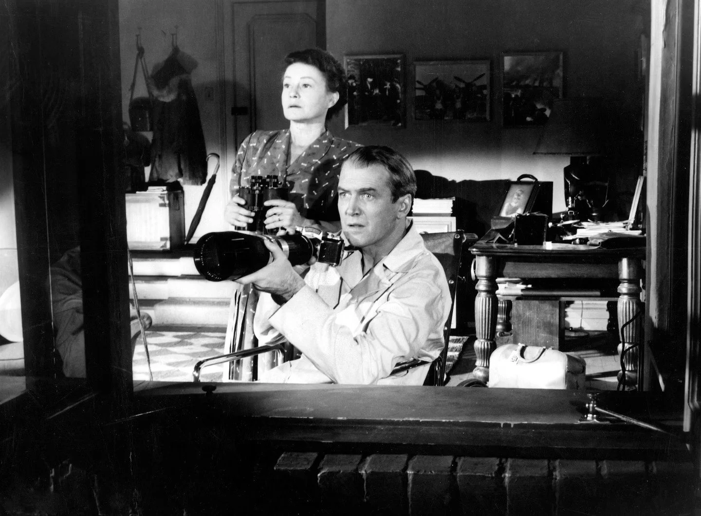 The best movies about isolation that speak to our pandemic moment, from ‘Rear Window’ to ‘Cast Away’