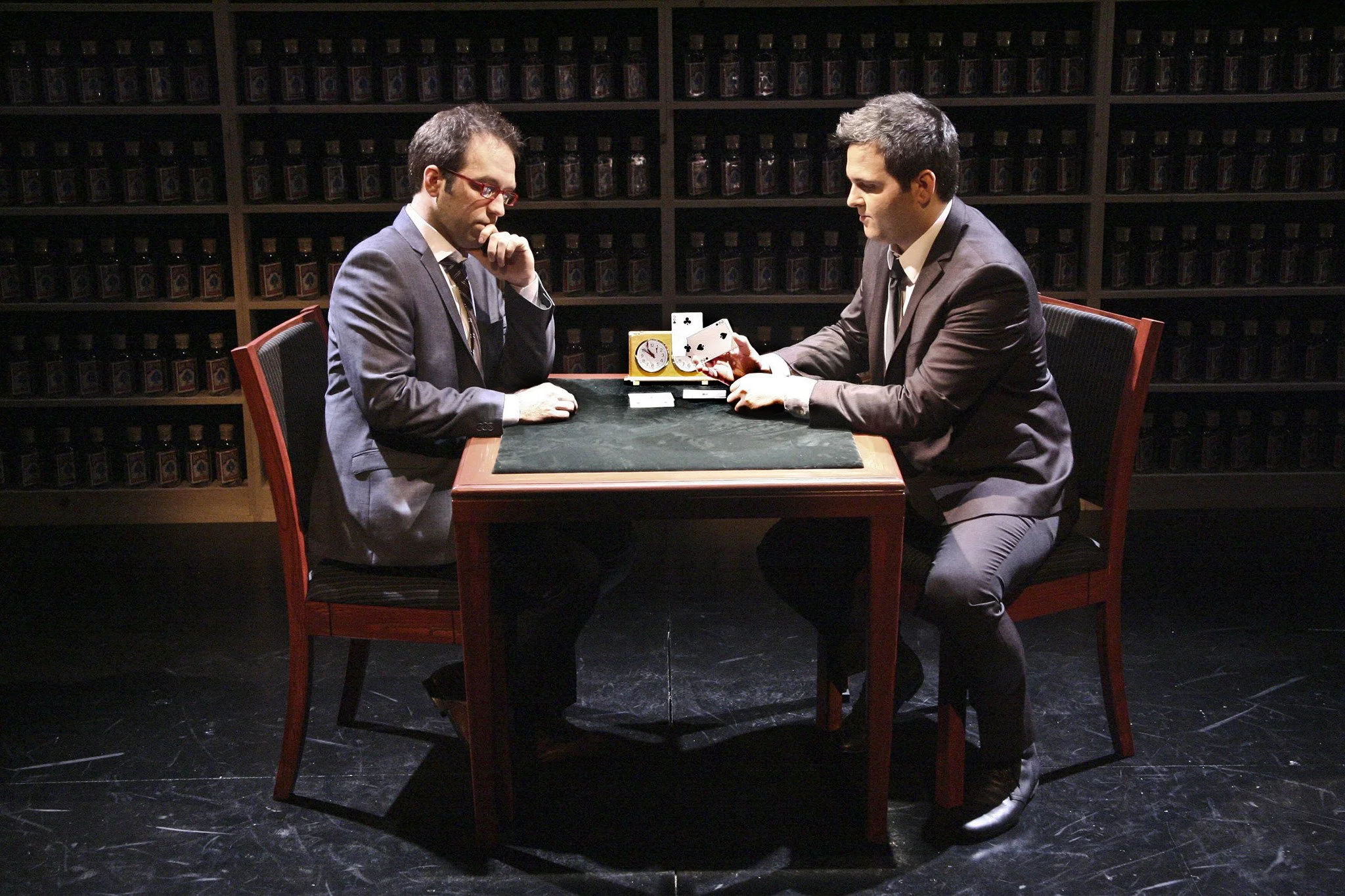 Helder Guimarães and Derek DelGaudio's show "Nothing to Hide"