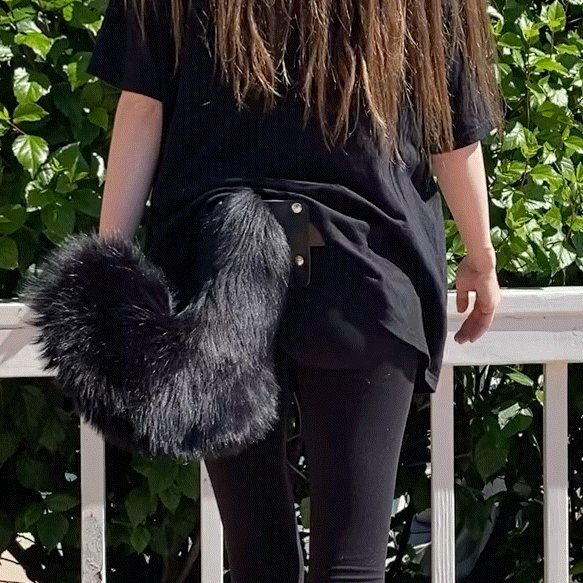 A4- 20-22” Tail Sleeve: Solid Black Full Curl