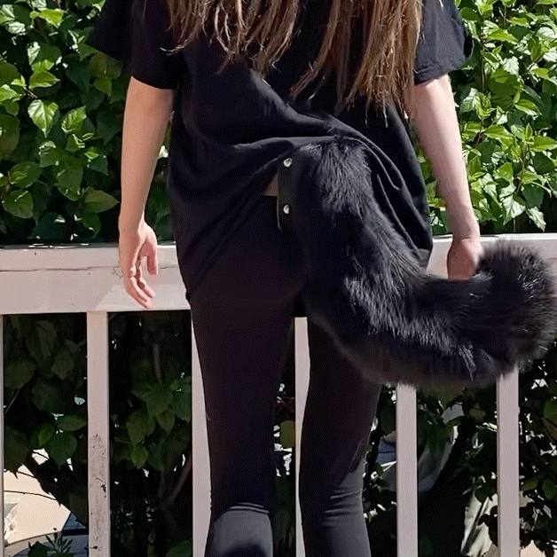 A1- 20-22” Tail Sleeve: Solid Black Slight Curl