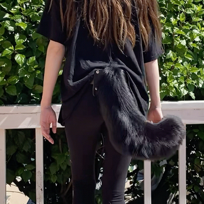 A2- 20-22” Tail Sleeve: Solid Black Medium Curl