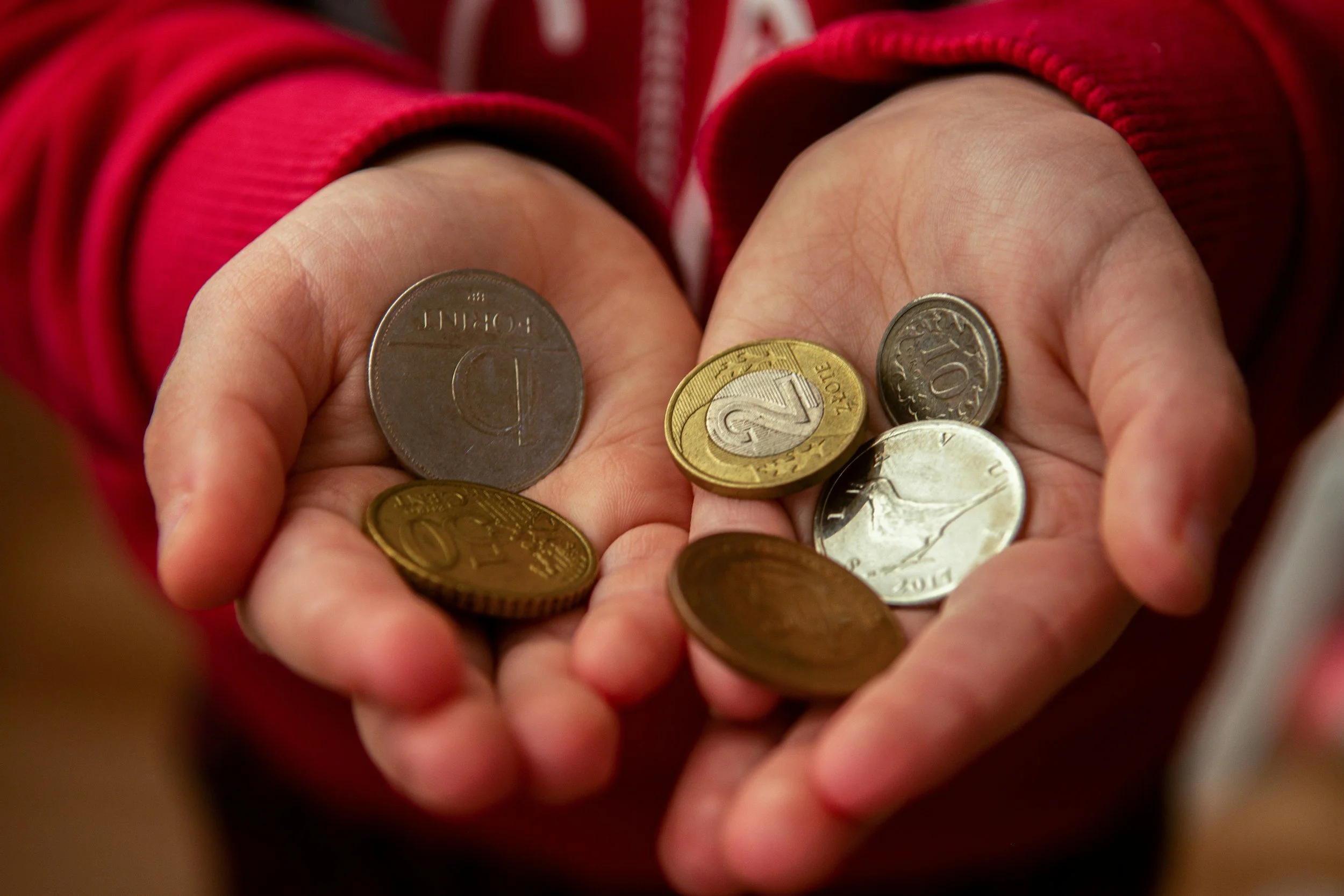 Raising Financially Responsible Kids: Age-Appropriate Money Lessons