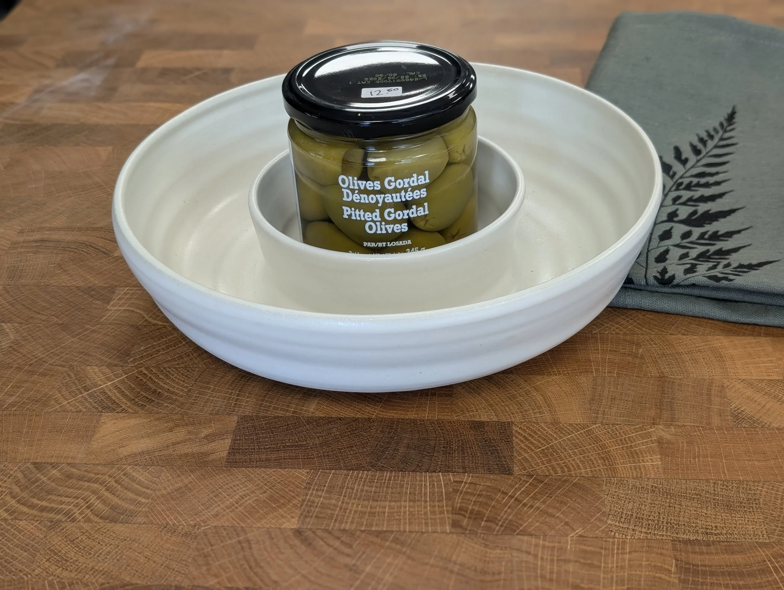 olive jar.jpg