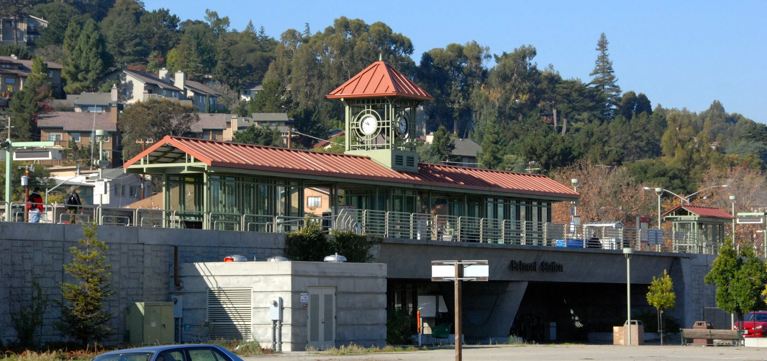 Belmont_Caltrain_station_896d5fa8-0687-432d-9f1d-0d502c62a350.jpg