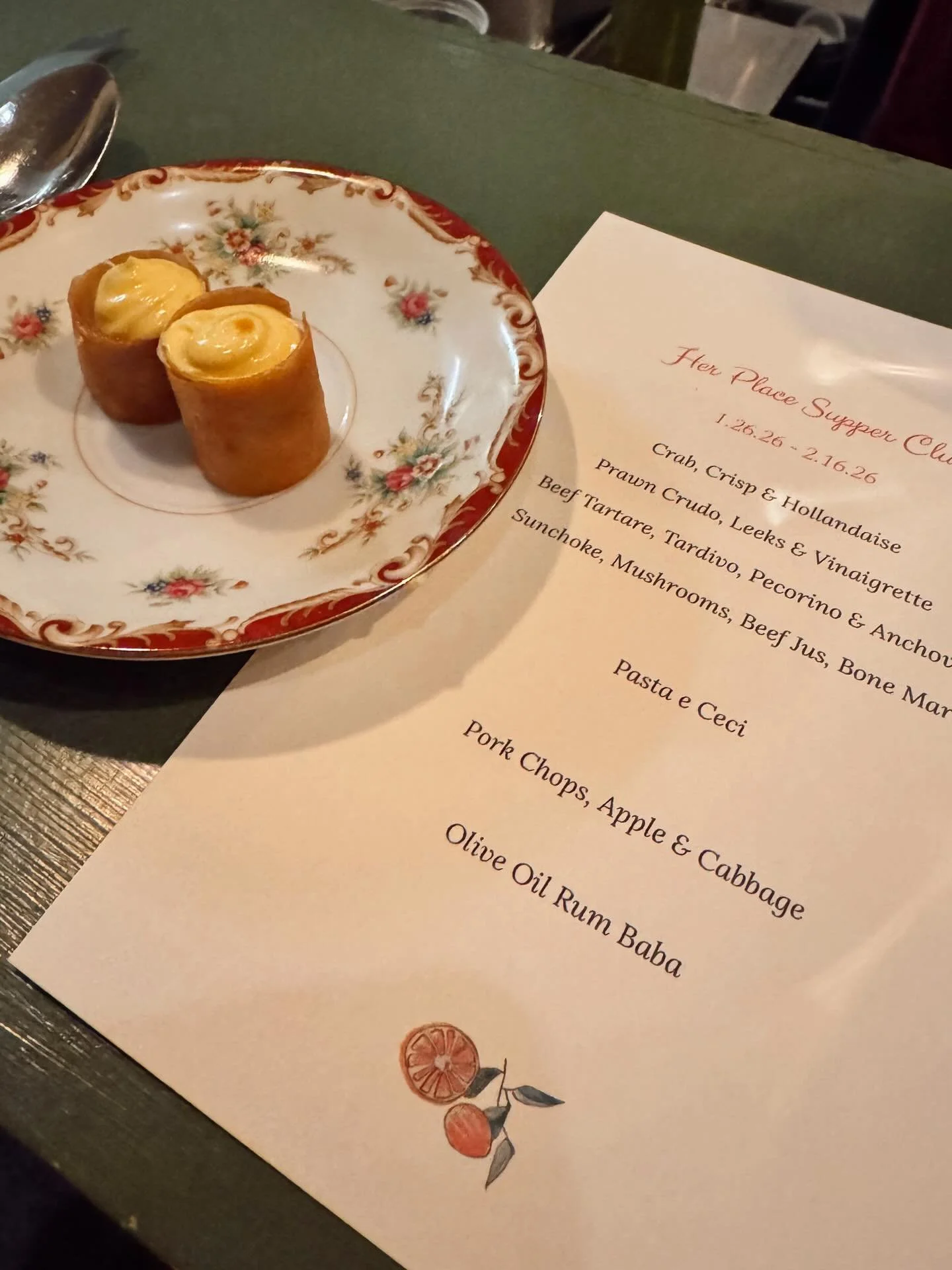 Another amazing meal at @herplacesupperclub 🍽️
I had to take my mom to enjoy their award winning food and amazing atmosphere💫 in the words of my mom &ldquo;isn&rsquo;t it amazing what women can do when we come together?&rdquo; 
And truly the team a