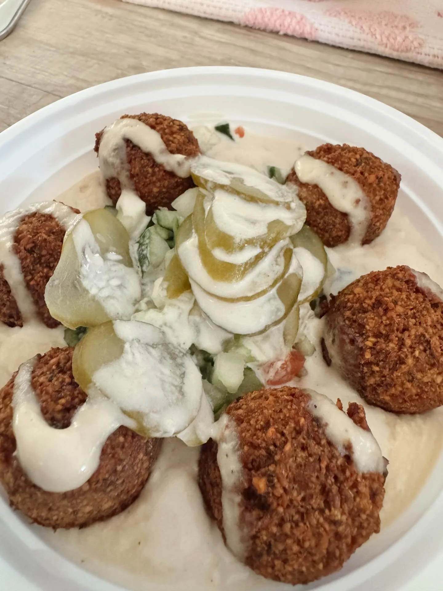 Just discovered @mias_meals_ is open in Haddonfield (&amp; available on @doordash!)! Their lunch was incredibly tasty - highly recommend the schwarma fries 🍟
.
.
.
. #foodie #njfoodie #haddonfield #lunchspot #falafels