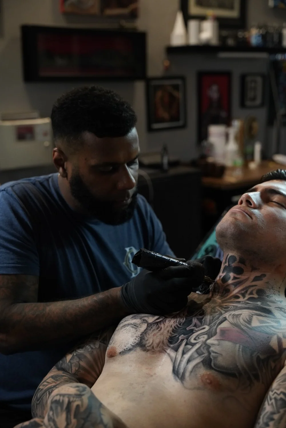 Luis Dajer working at Black Nova Tattoo Collective.