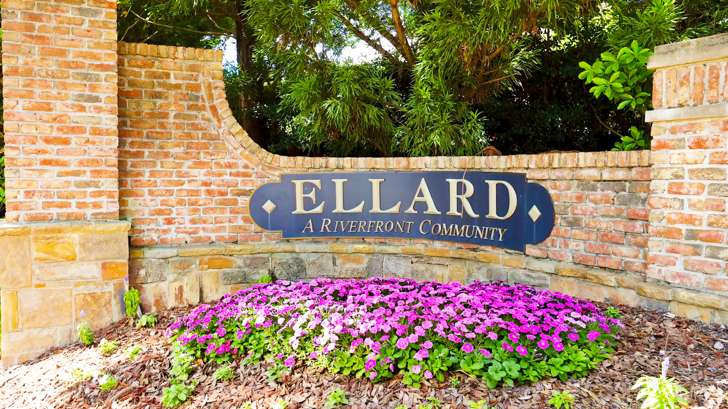 Ellard Sign.png